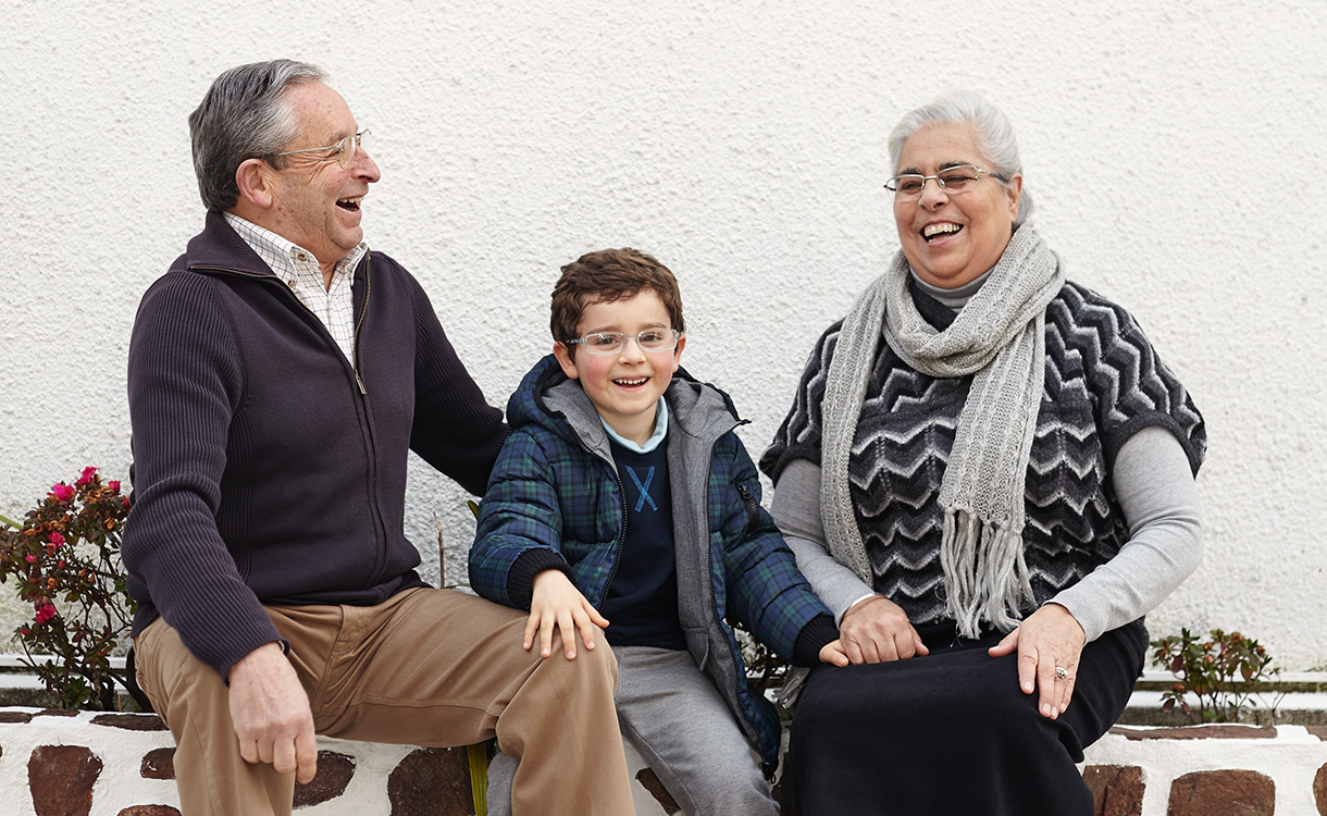 During her dialysis treatment, Liberta Brandão is surrounded by her family.